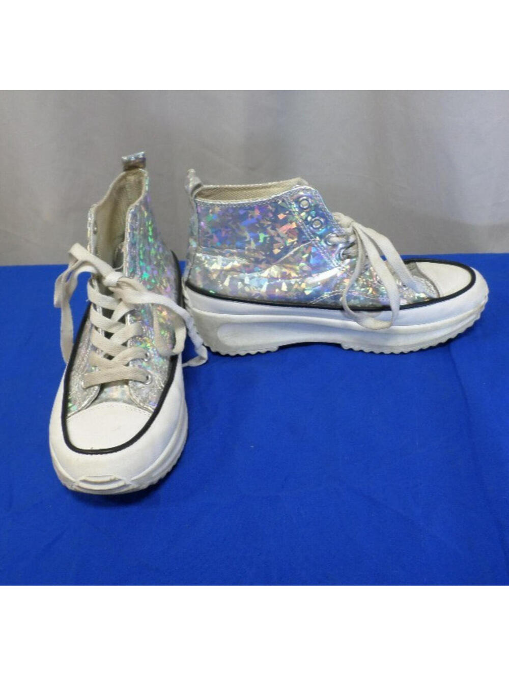 CLEAN EUC DESIGNER MATA LACE UP HIGH TOP SHINY SILVER WOMEN'S SIZE 7